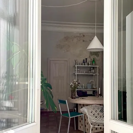 Authentic Old Town Apartamento *