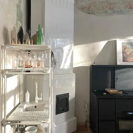 Authentic Old Town Apartment *
